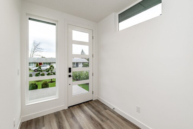 Foto del edificio - Edgewood Stunner