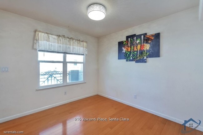 Building Photo - 916 Visconti Pl