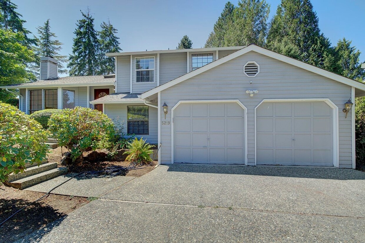 Primary Photo - 4Bd/2.25Ba Redmond House