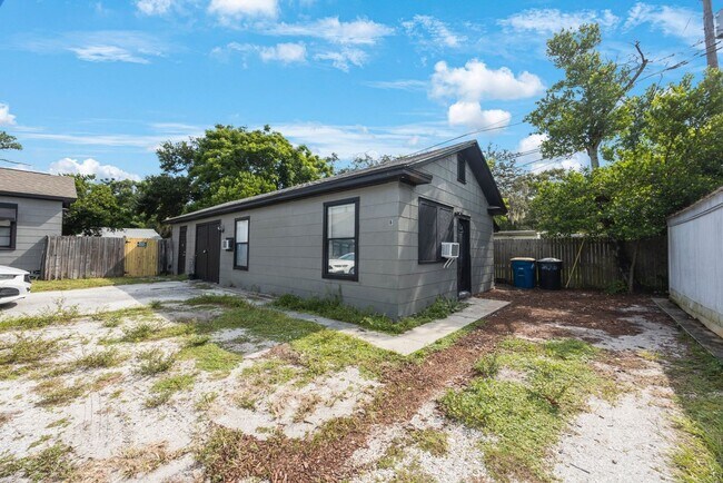 Building Photo - 317 N Highland Ave