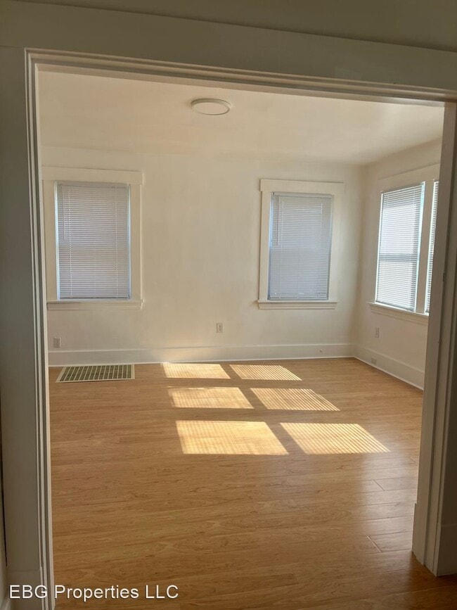Building Photo - 3 br, 1 bath House - 930 Yetta Ave