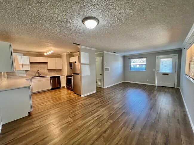 Foto del edificio - Lovely remodeled home in West Jacksonville
