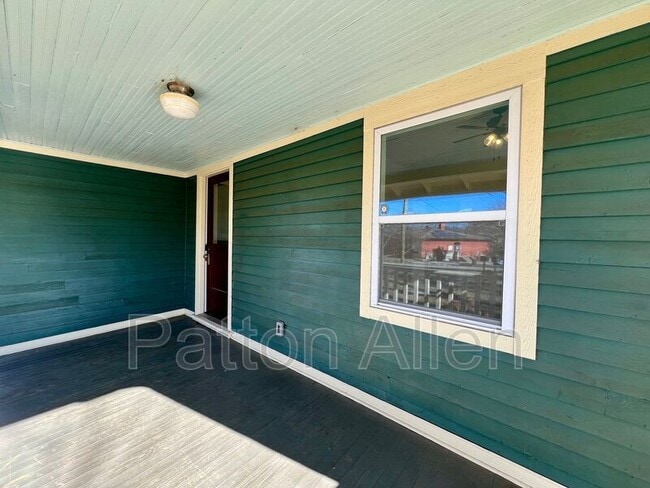 Foto del edificio - 125 Burton St