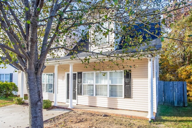 Building Photo - 711 Continental Dr