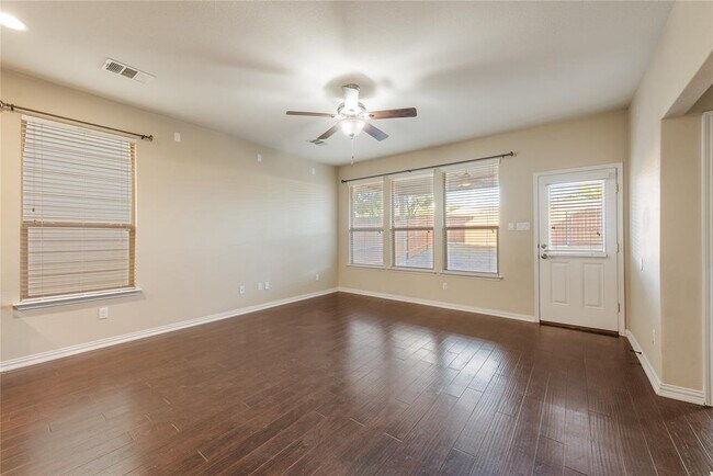 Foto del edificio - 9961 Aly May Dr