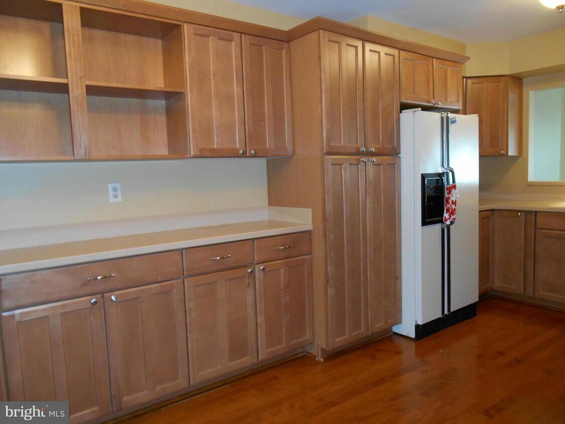 13326 Waterside Cir, Germantown, MD 20874 Townhome Rentals in