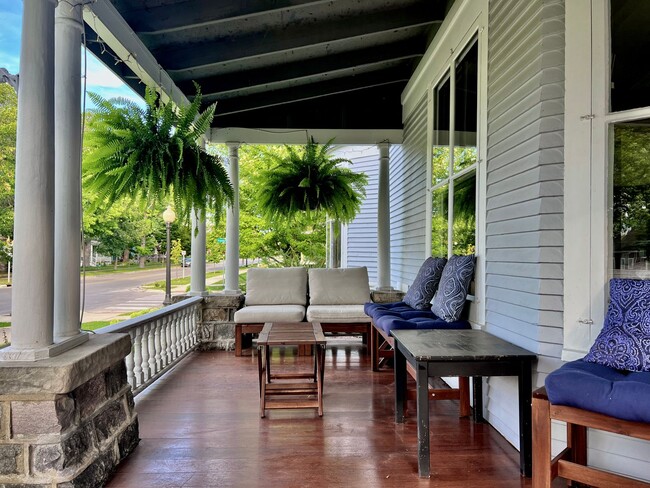 Building Photo - Victorian Gem in the Heart of Downtown – F...