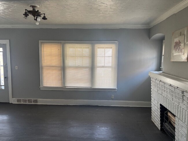 Building Photo - 12702 Iowa Ave