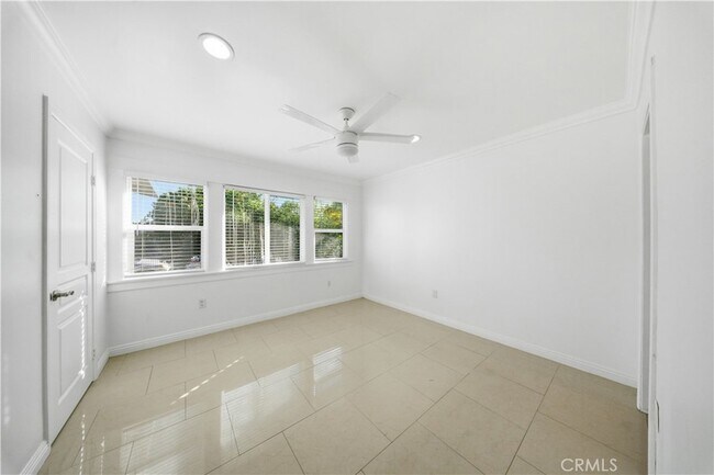 Foto del edificio - 6325 Marbrisa Ave