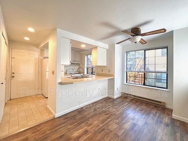 Building Photo - 1334 Puget St