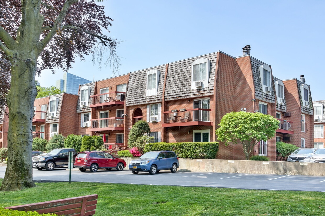 55 N Broadway Unit 118, White Plains, NY 10601 Condo for Rent in