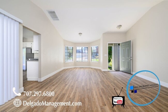 Building Photo - Newly remodeled Glen Cove 4BD single level home