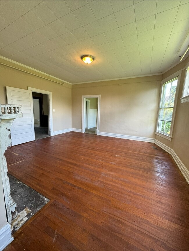 Building Photo - 311 N Confederate Ave