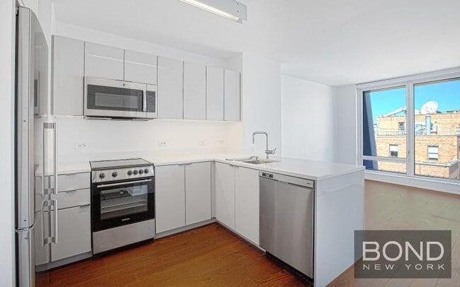 Building Photo - 400 W 113th St