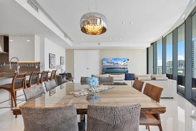 Foto del edificio - 17475 Collins Ave