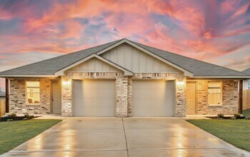 Building Photo - 708 B Kimble Dr