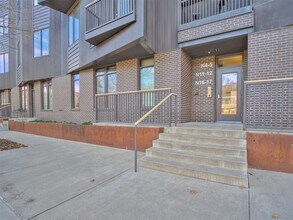 Building Photo - 627 Couch Dr