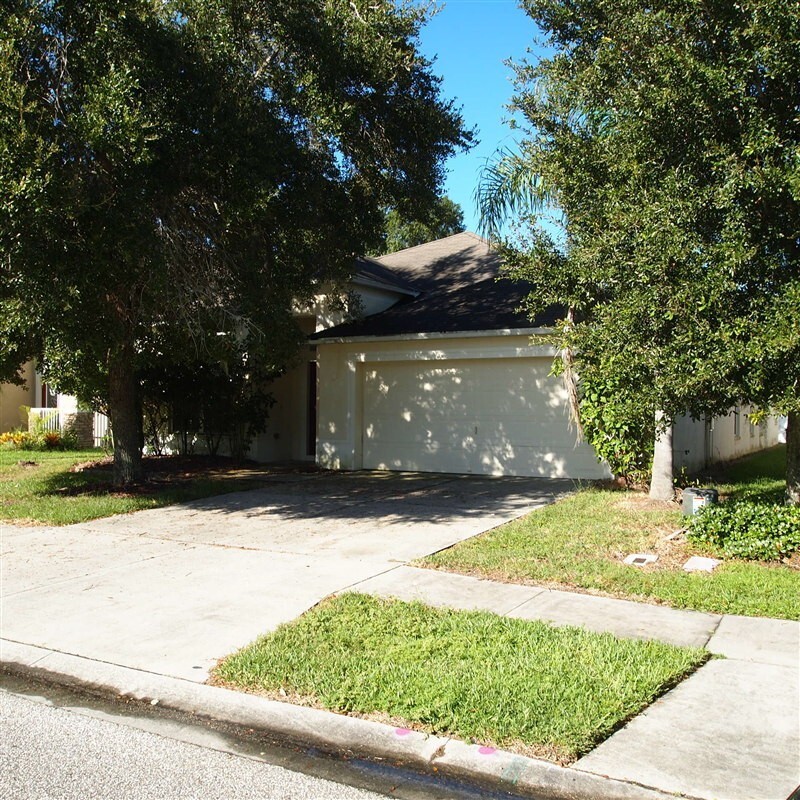 Primary Photo - Four bedroom 2 bath home in Lake Bernadette