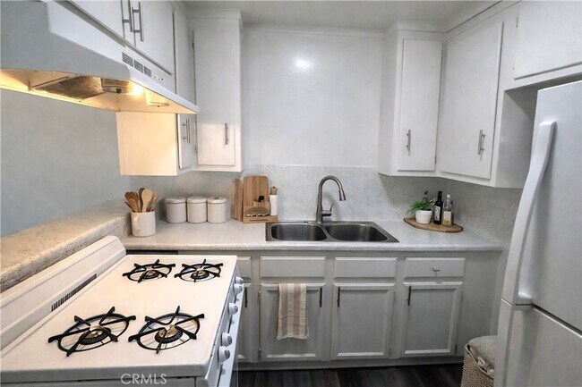 Foto del edificio - 12425 Harris Ave