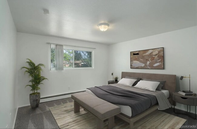 Foto del edificio - Spacious & Remodeled 3-Bedroom Corner Unit...