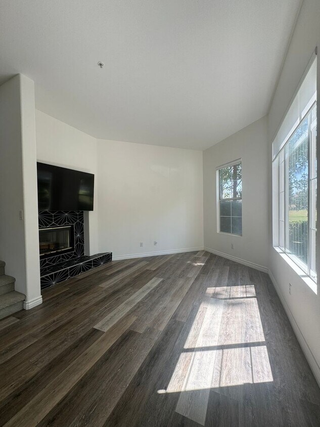 Primary Photo - Modern Tri-Level Townhome in Tustin Ranch