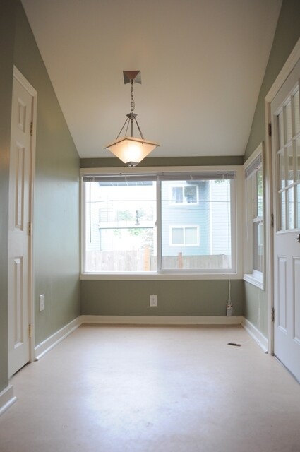 Foto del edificio - 5220-5212 12th Ave NE