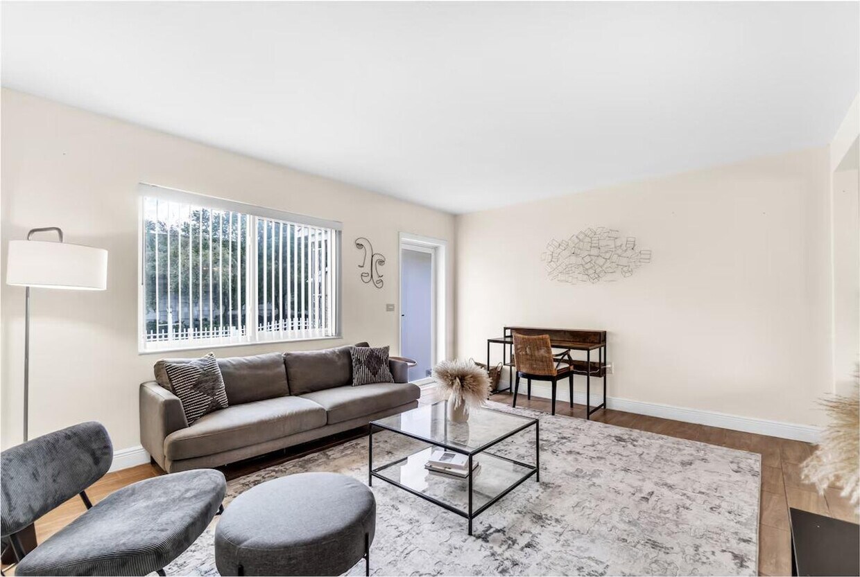 Foto principal - 520 NW 135th St