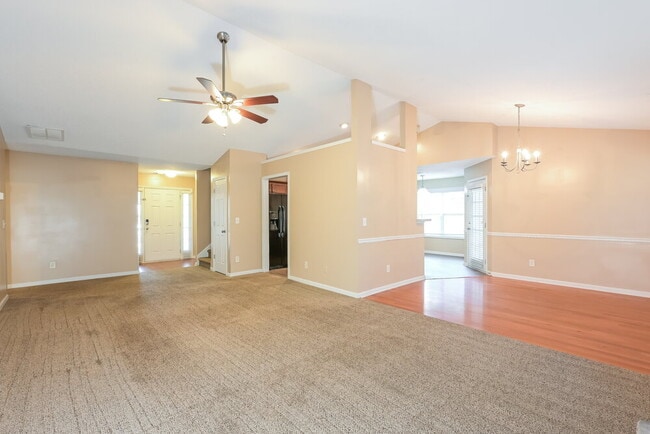 Foto del edificio - 3733 Plymouth Rock Drive