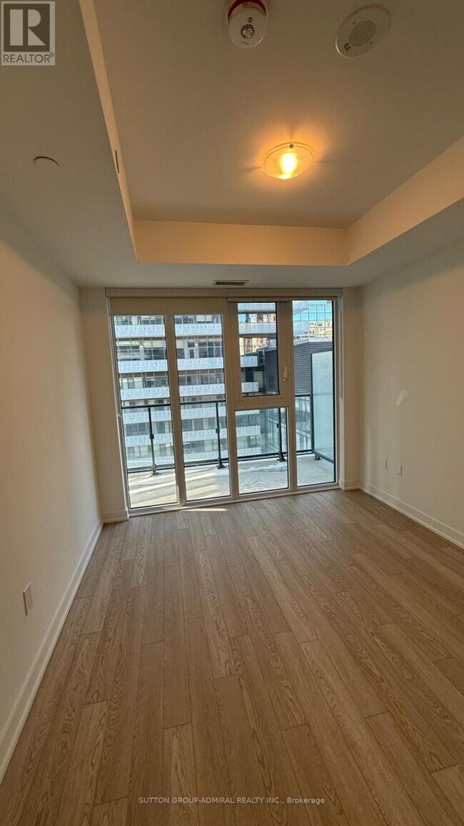 Building Photo - 634 Church St