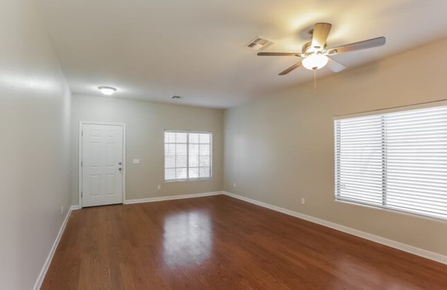 Foto del edificio - 46903 S 15th Dr