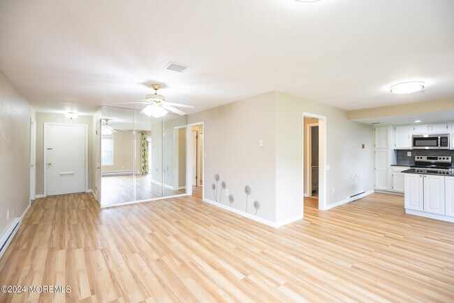 Building Photo - 43A Catalpa Plaza