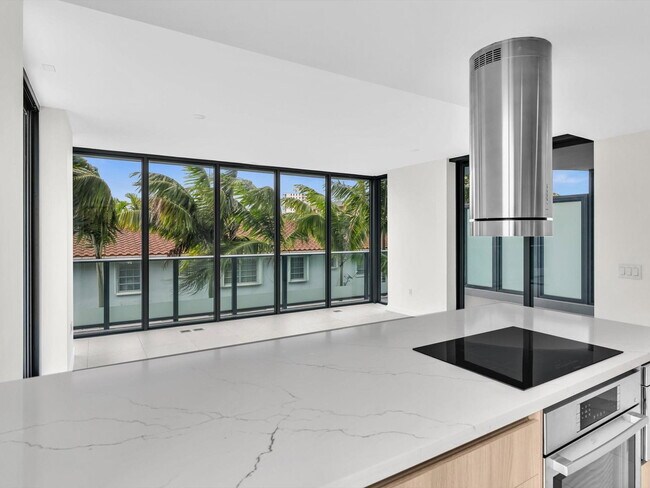 Foto del edificio - 9901 W Bay Harbor Dr