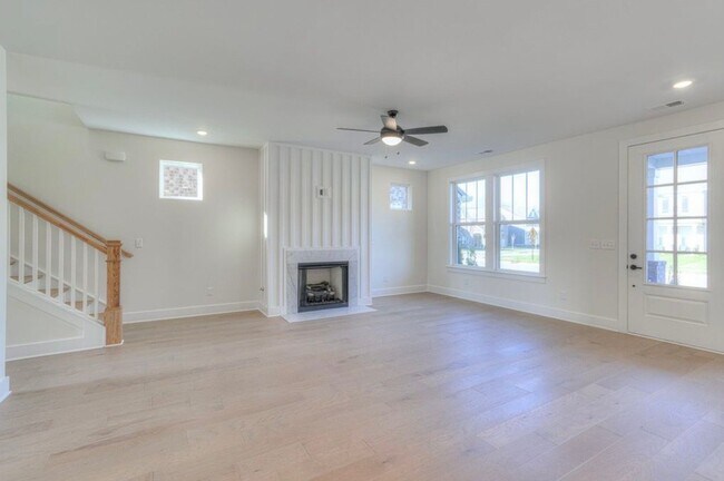 Foto del edificio - 9131 Headwaters Dr