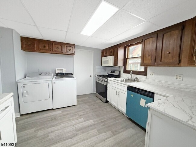 Foto del edificio - 65 Davis St