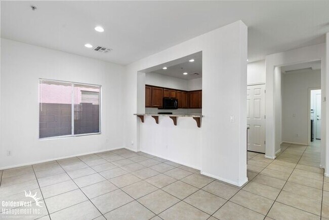 Foto del edificio - Beautiful 3Bdm 2Ba + Den Home Near Avondale & Goodyear!