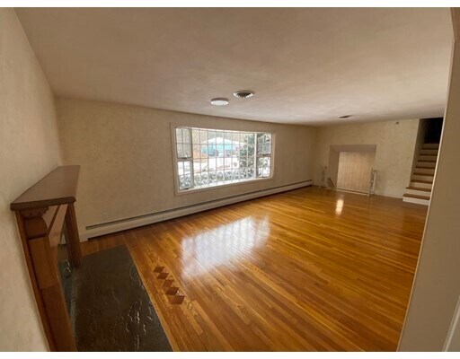 Building Photo - 10 Holmes Rd