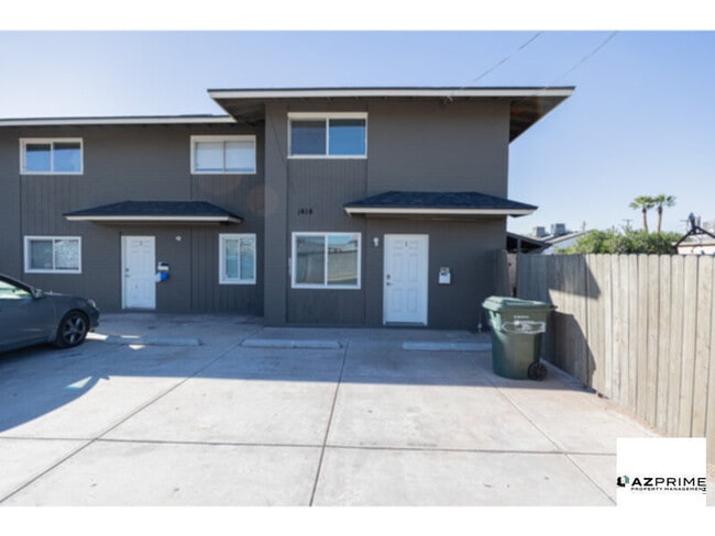 Foto del edificio - $1,725 OFF 1ST MONTH'S RENT WITH A 13-MONTH LEASE SIGNED MOVE-IN SPECIAL, WITH $80 MONTHLY WATER UTI