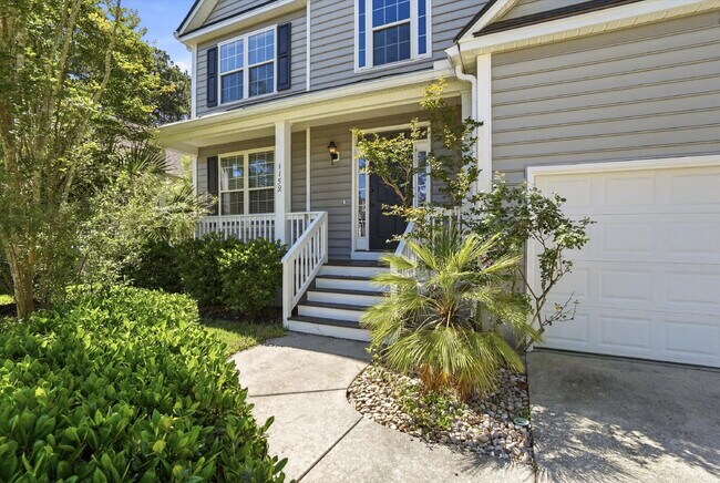 Foto del edificio - "Exquisite 4-Bed Sanctuary with Cozy Fireplace & Spacious 2,204 Square Foot Layout on Willoughby ...