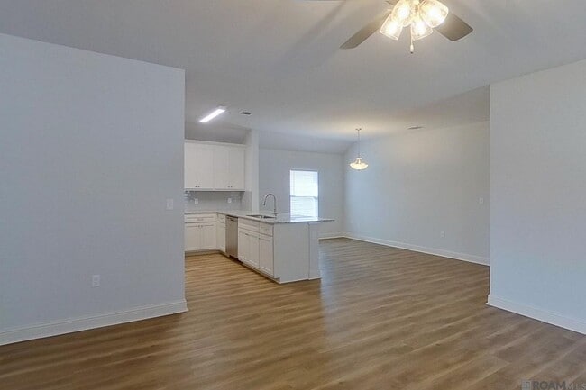 Foto del edificio - 17617 Carlisle Ave