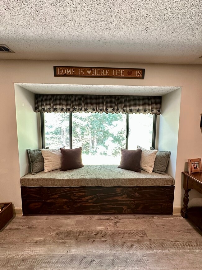 Building Photo - 15 Thayer Pond Dr