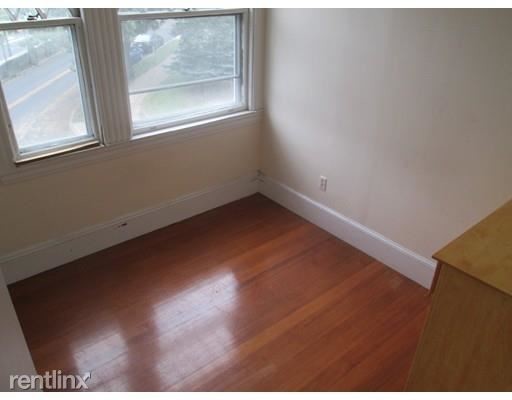 Building Photo - 2 br, 1 bath  - 384 Arborway
