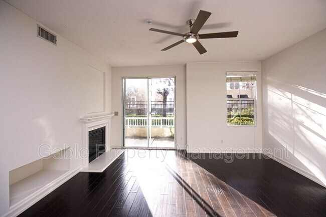 Foto del edificio - 28215 Canterbury Ct