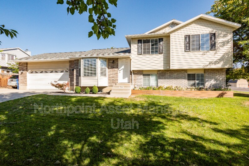 Primary Photo - 714 N 300 W