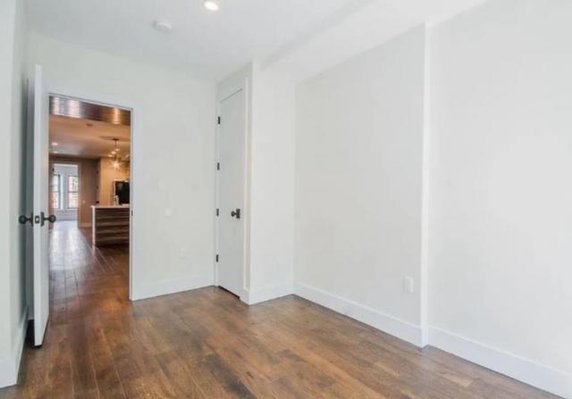 Foto del edificio - 4 bedroom in BROOKLYN NY 11233