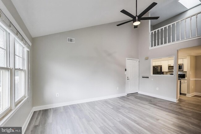 Building Photo - 13041 Shadyside Ln