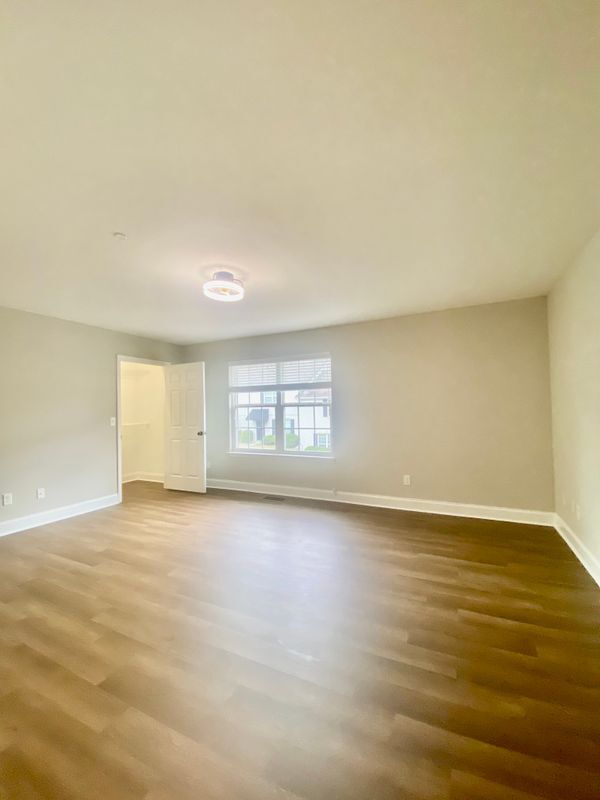 Foto del edificio - 1114 Maple Tree Ln