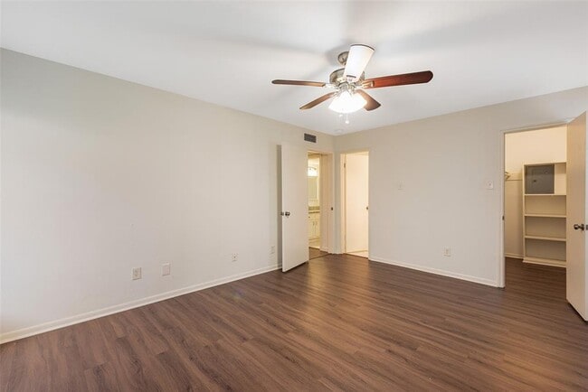 Building Photo - 1601 S Shepherd Dr