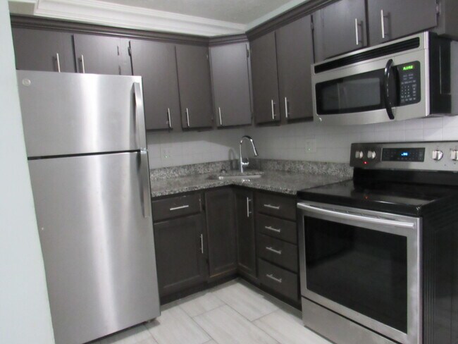 Foto del edificio - 4283 Cocoanut Rd