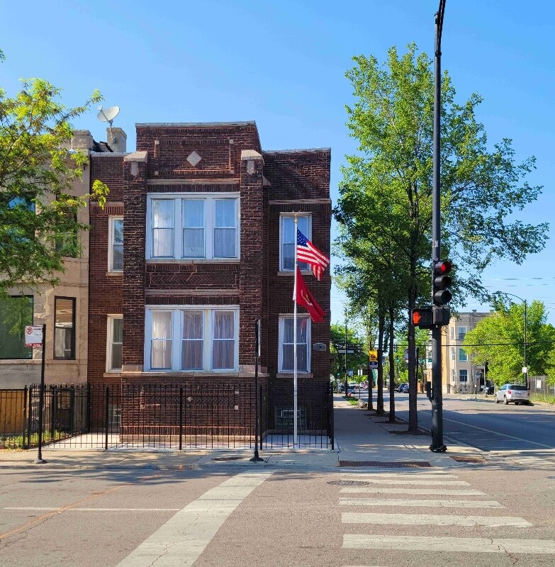 Primary Photo - 2800 W Warren Blvd