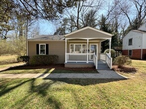 Building Photo - 2001 Colonial Ave